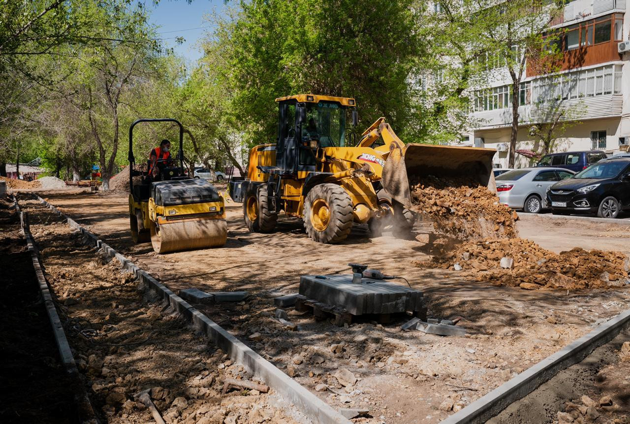 Нұр-Сұлтанда аулаларды абаттандыру жұмыстары жүргізіліп жатыр