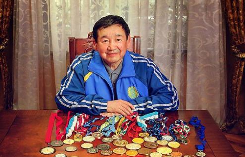 Бүгін Жақсылық Үшкемпіровтің туған күні