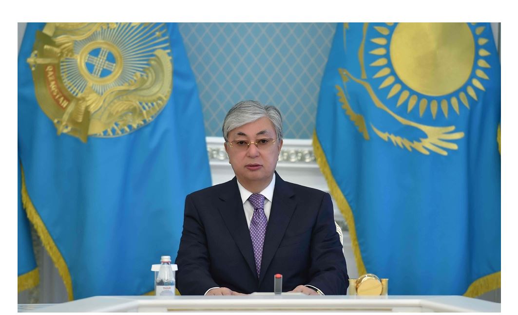 Мемлекет басшысы қазақстандықтарды Отан қорғаушы күнімен құттықтады