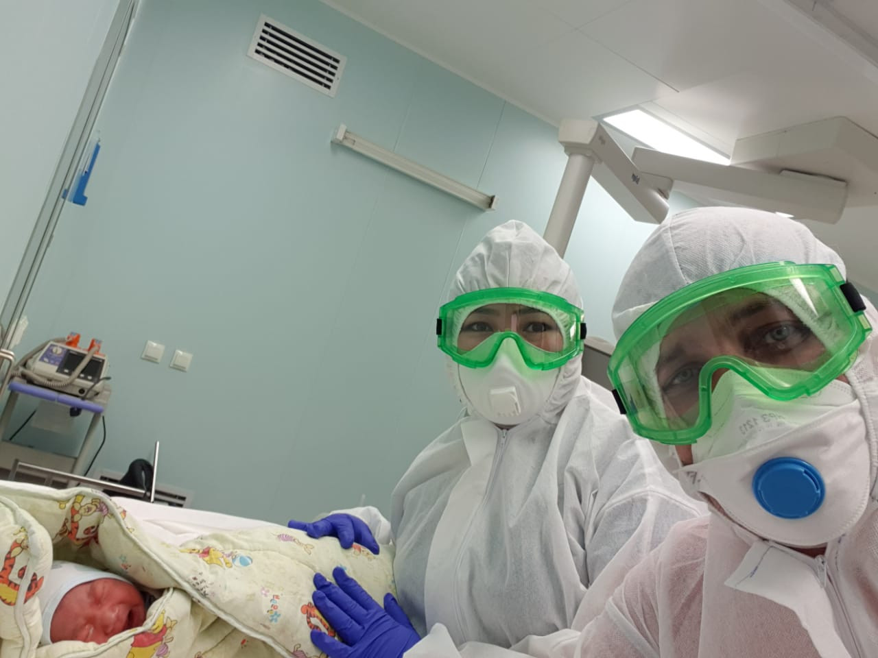 Нұр-Сұлтанда коронавирус жұқтырған әйел адам дені сау сәбиді дүниеге әкелді