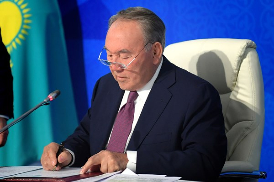 Нұрсұлтан Назарбаев Ахметжан Есімовті қабылдады