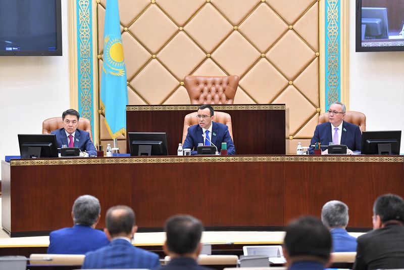 Кәсіби парламентаризмнің жаңа кезеңіне жол ашады