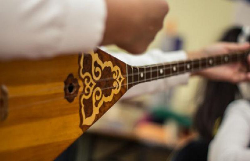 Жетім бұрыштағы жеті нота