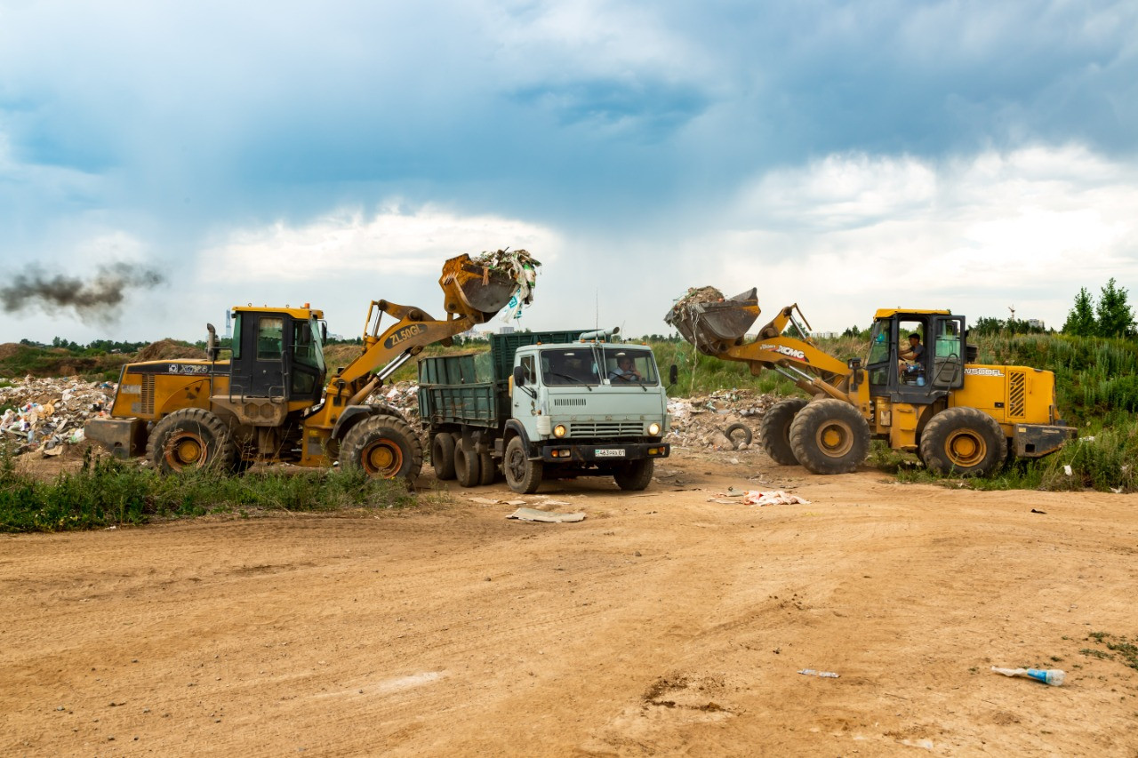 Елордада рұқсат етілмеген жерлерге қоқыс шығарғандарға 36 миллион теңге айыппұл салынды