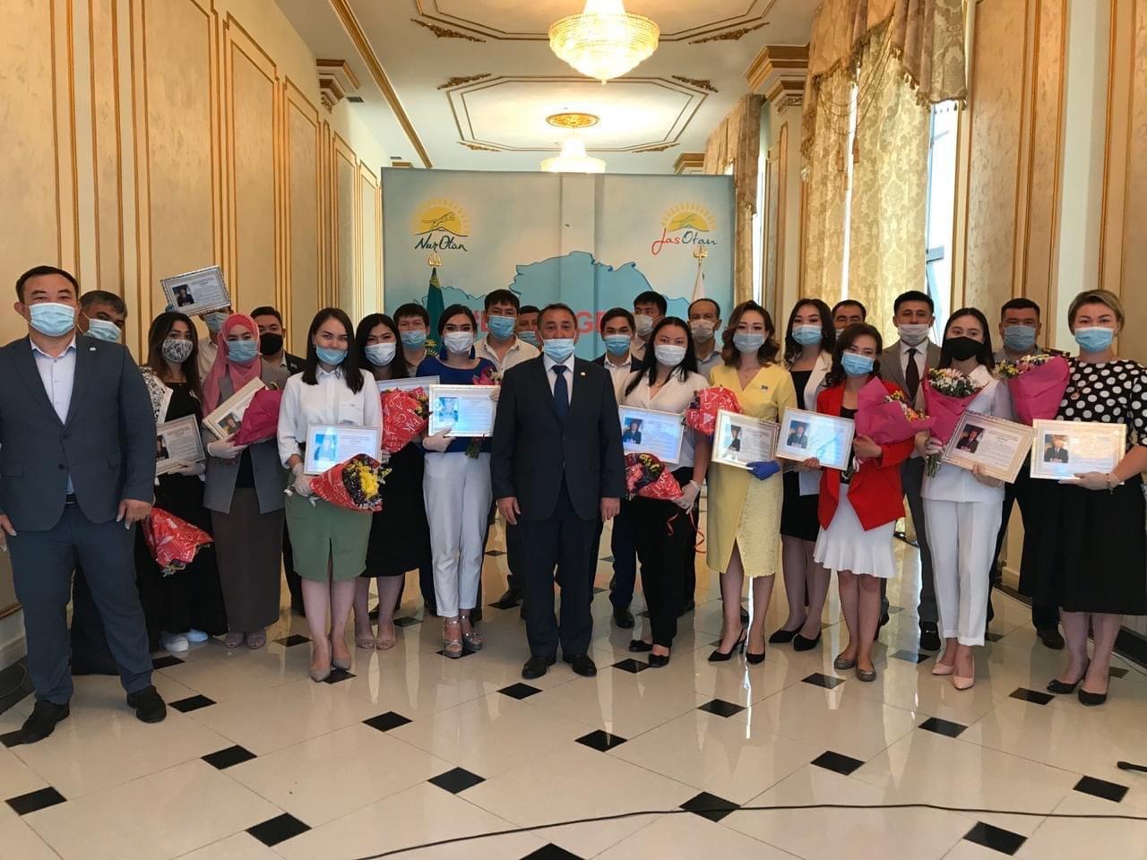 Шымкентте волонтерлерге Елбасының Алғыс хаты табысталды