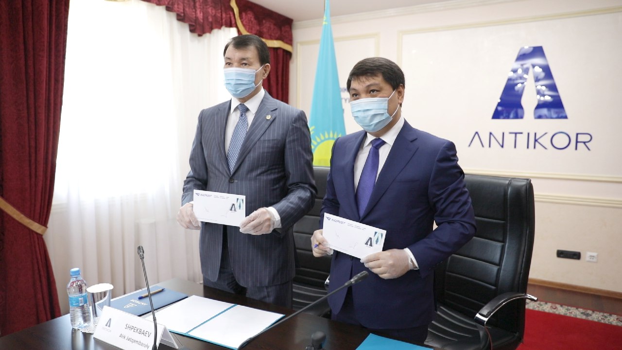 Сыбайлас жемқорлыққа қарсы күреске арналған пошта маркалары шықты