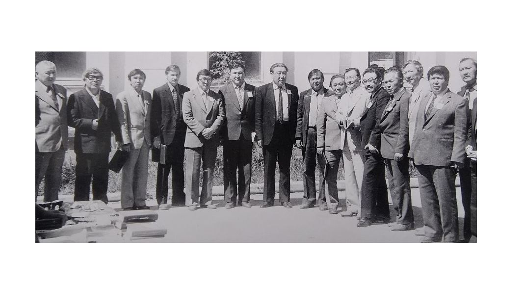 Қызыл арайлы кештің жалқыны немесе әріптес туралы үзік сыр