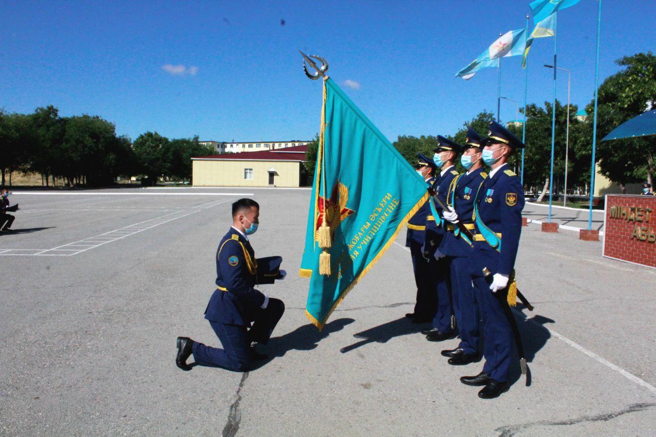 Әскери оқу орындарында офицерлер мен сержанттардың шығарылымы өтті