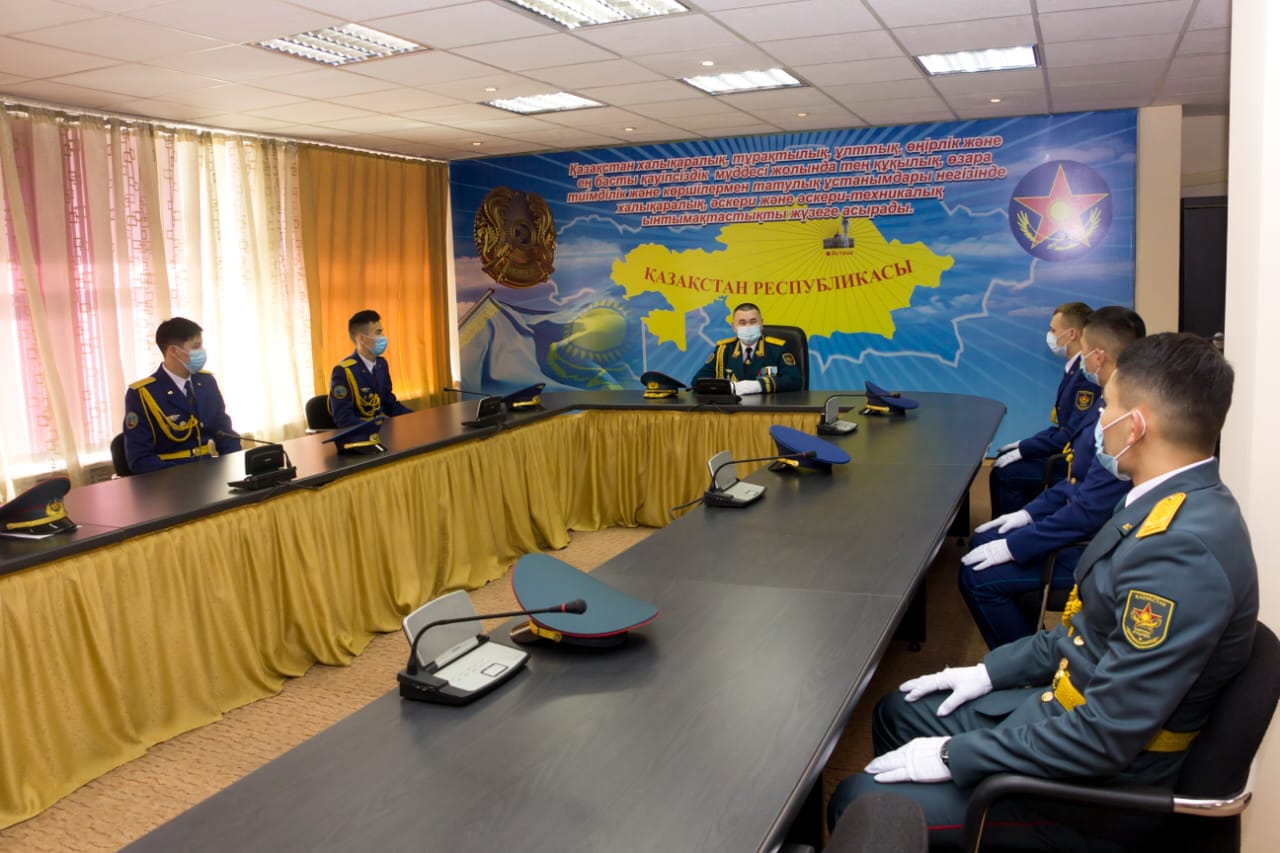 Алматыдағы әскери институт он төртінші түлектерін шығарды