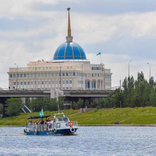 Еңсесі биік елорда