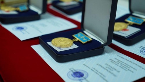 "Adal kómek" жобасының басшысы "Халық Алғысы" медалімен марапатталды
