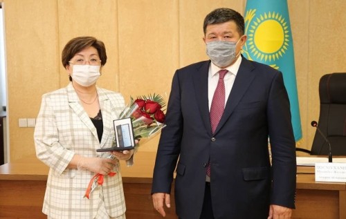 Атырауда медицина қызметкерлеріне марапат тапсырылды