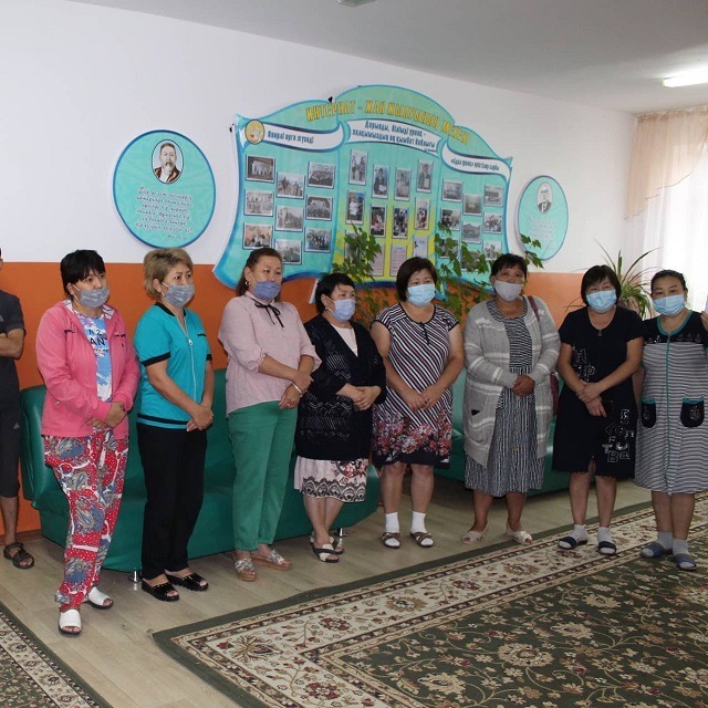 Түлектер тойға жинаған қаржыны қайырымдылыққа жұмсады