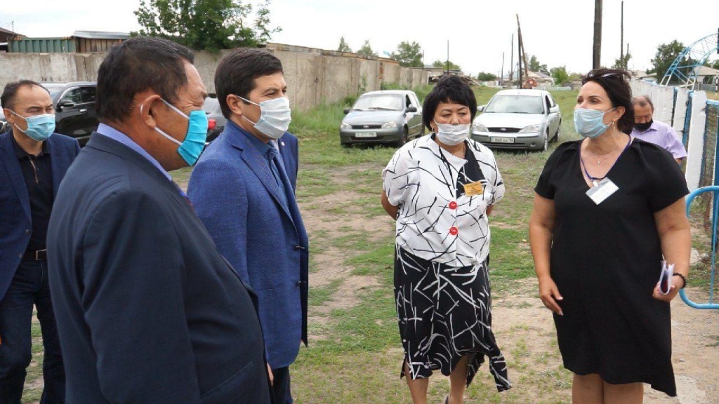 Облыс әкімі Павлодар ауданындағы жөндеу және құрылыс жұмыстарын тексерді