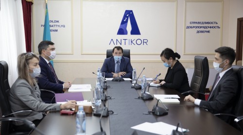 Алик Шпекбаев IHS Markit компаниясының бас талдаушысымен скайп-колл өткізді