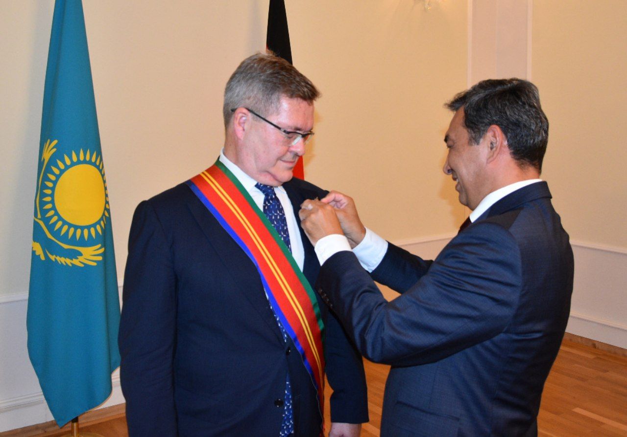Қазақстан-Германия іскерлік кеңесінің экс тең төрағасына "Достық" ордені табысталды