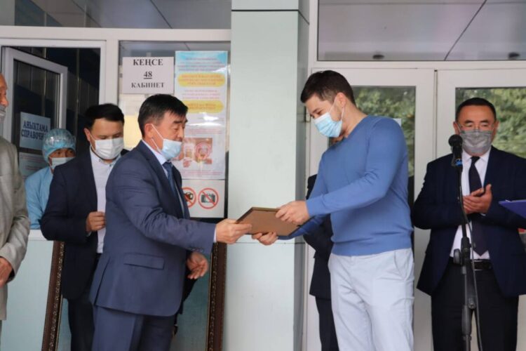 Жуалылық кәсіпкер жүз миллионнан астам теңгеге көмек көрсетті