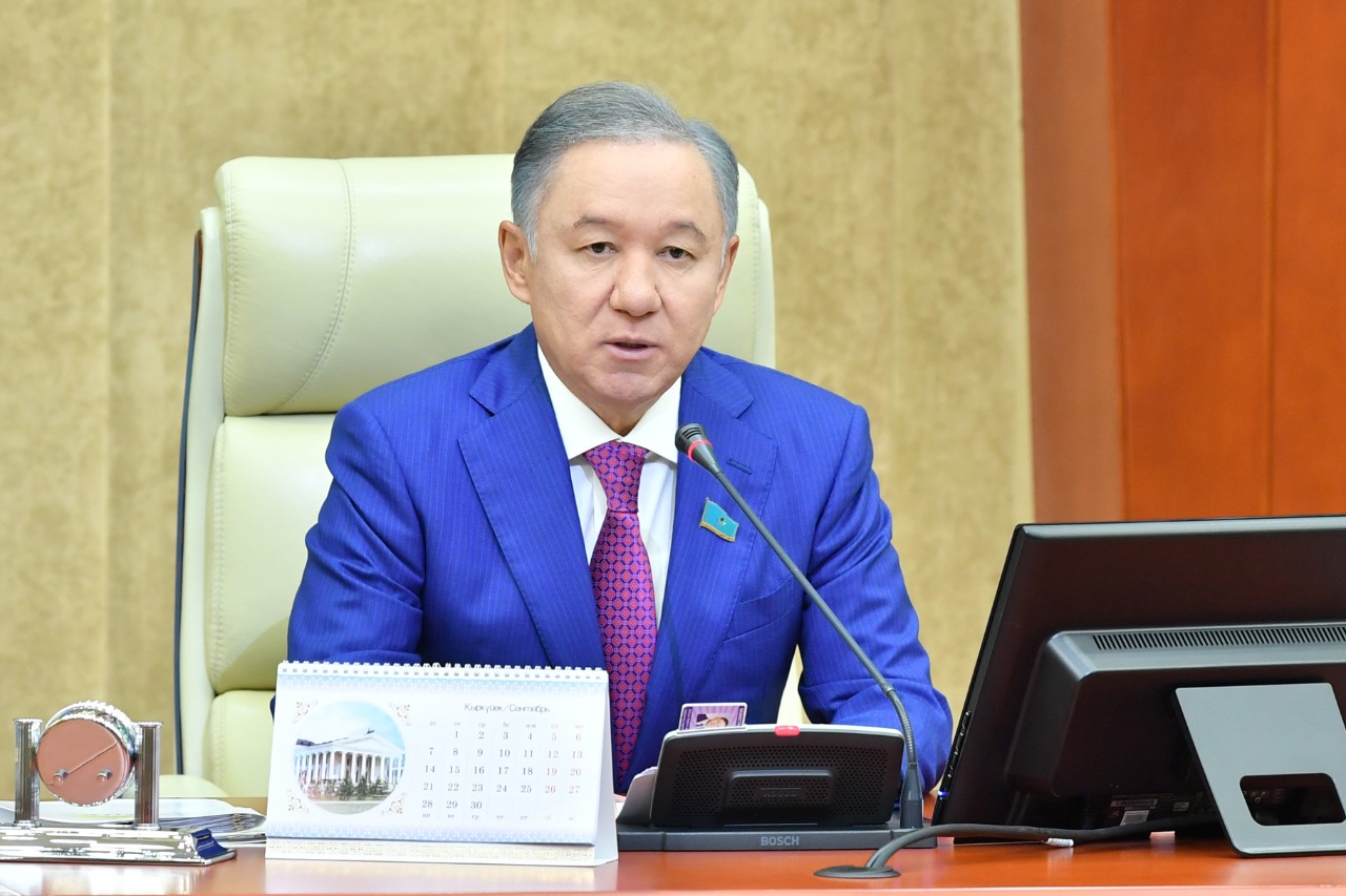 Мәжілісте мемлекеттік тапсырыспен білім алу мәселесі қаралды