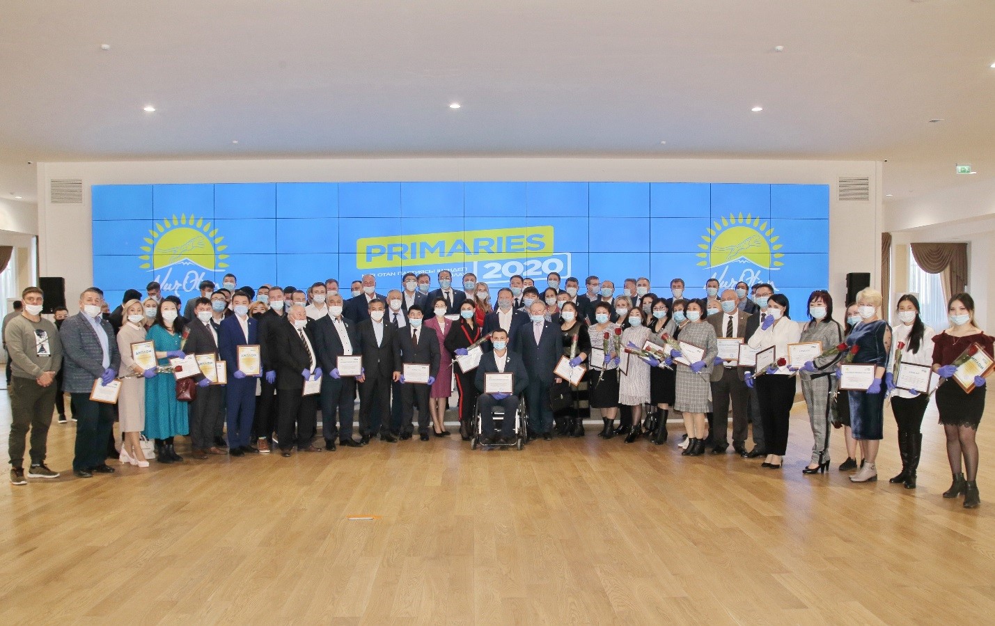 СҚО әкімі праймериз қатысушыларын алғыс хаттармен марапаттады