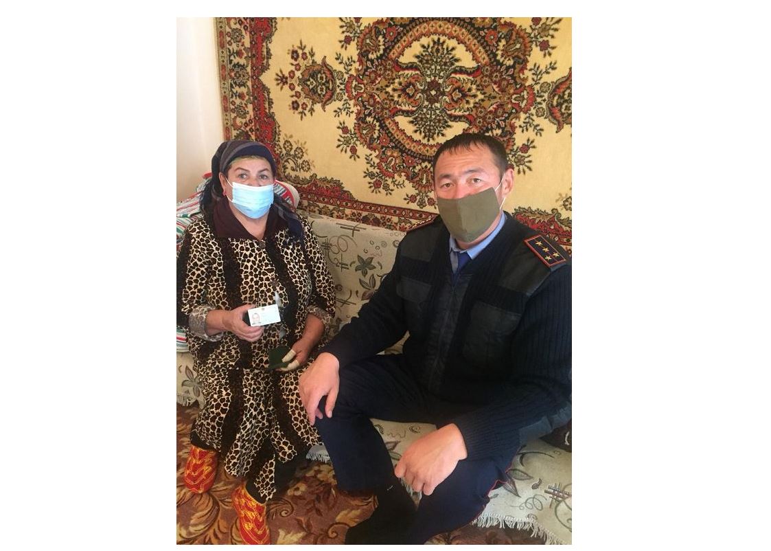 Құжатсыз жүрген тұрғынға көмектесті