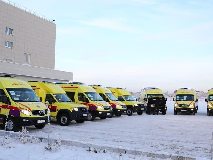 Ақтөбе облысының медицина мекемелеріне жаңа көліктер жеткізілді
