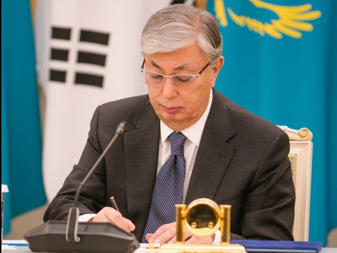 Мемлекет басшысы бюджетке қатысты заңға қол қойды