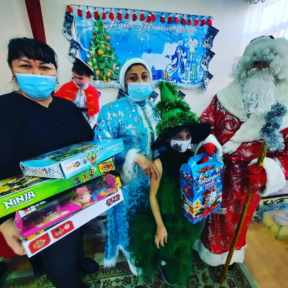 Маңғыстауда экологтар балаларды құттықтады