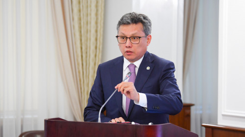 Бақыт Сұлтанов «жабық есіктің» арғы жағындағы батырлар шайқасы туралы айтты