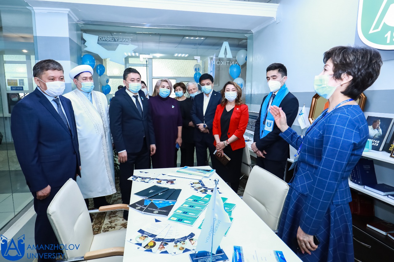«Ореn University» кеңсесі мен «Таза қол» мүсіні ашылды