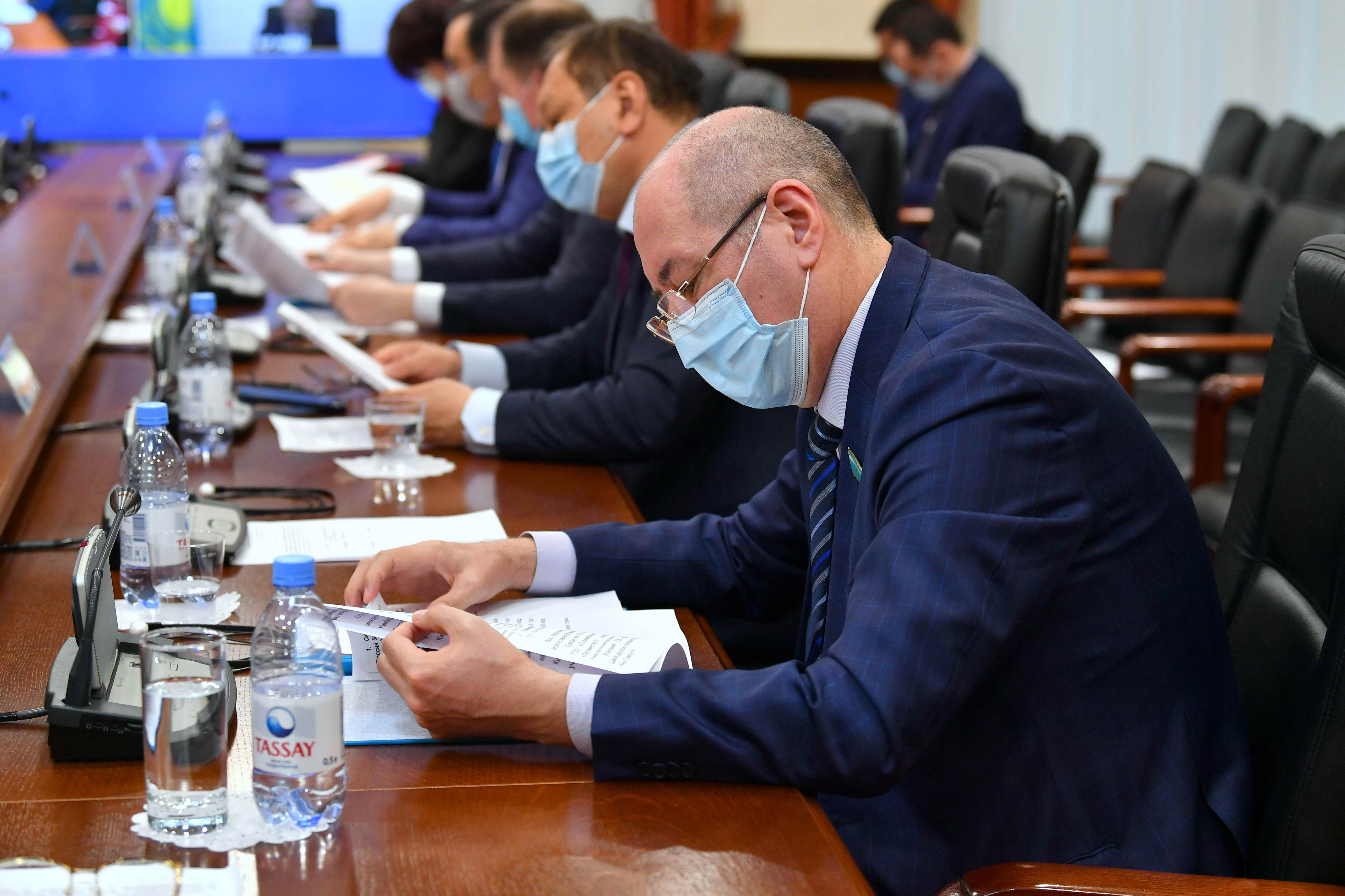 Сенат ЕАЭО аумағында бағалы металдардың еркін айналымы туралы келісімді талқылады