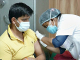 Үндістанда 300 мектеп вакциналау орталығына айналады