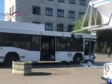 Павлодарда автобус бағанға соғылды