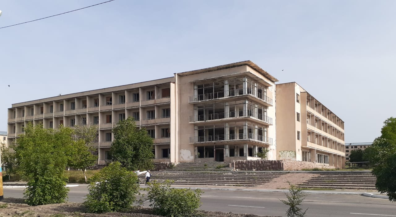 Туған жеріне қонақүй сыйлаған түлек