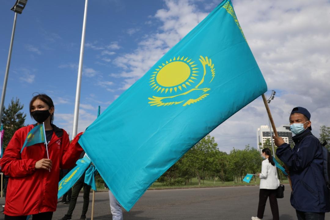 Мемлекеттік рәміздер күніне жастар ұйымдары Патриоттық акция өткізді