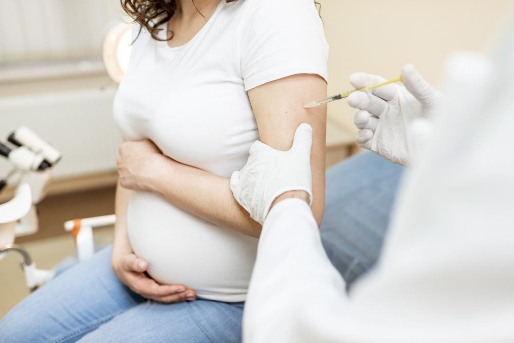 «Спутник V» вакцинасын жүкті әйелдерге қолдану нұсқаулығы жарияланды