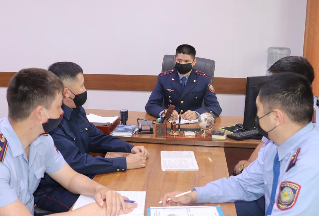 Әккі ұрыларды әшкерелеген