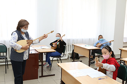 Елімізде 4,5 миллионға жуық бала тегін үйірмеге бару керек – Аружан Саин