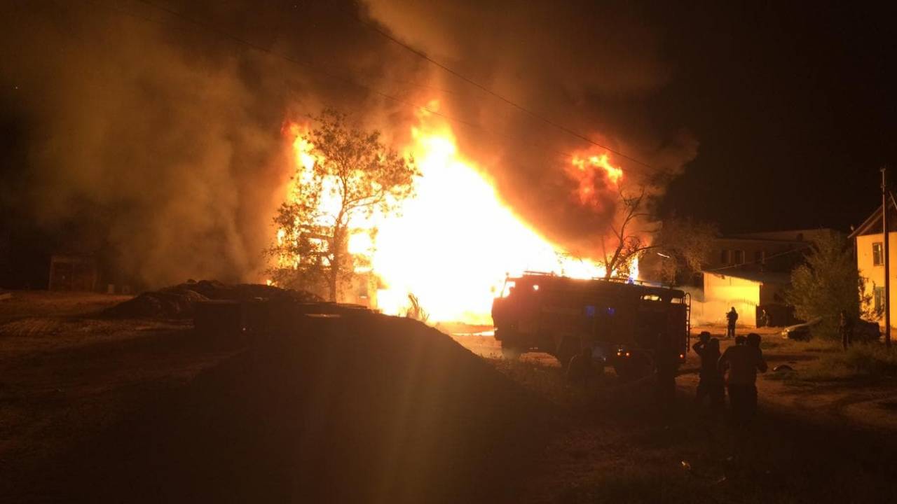 Қапшағайда қараусыз қалған үй өртеніп кетті