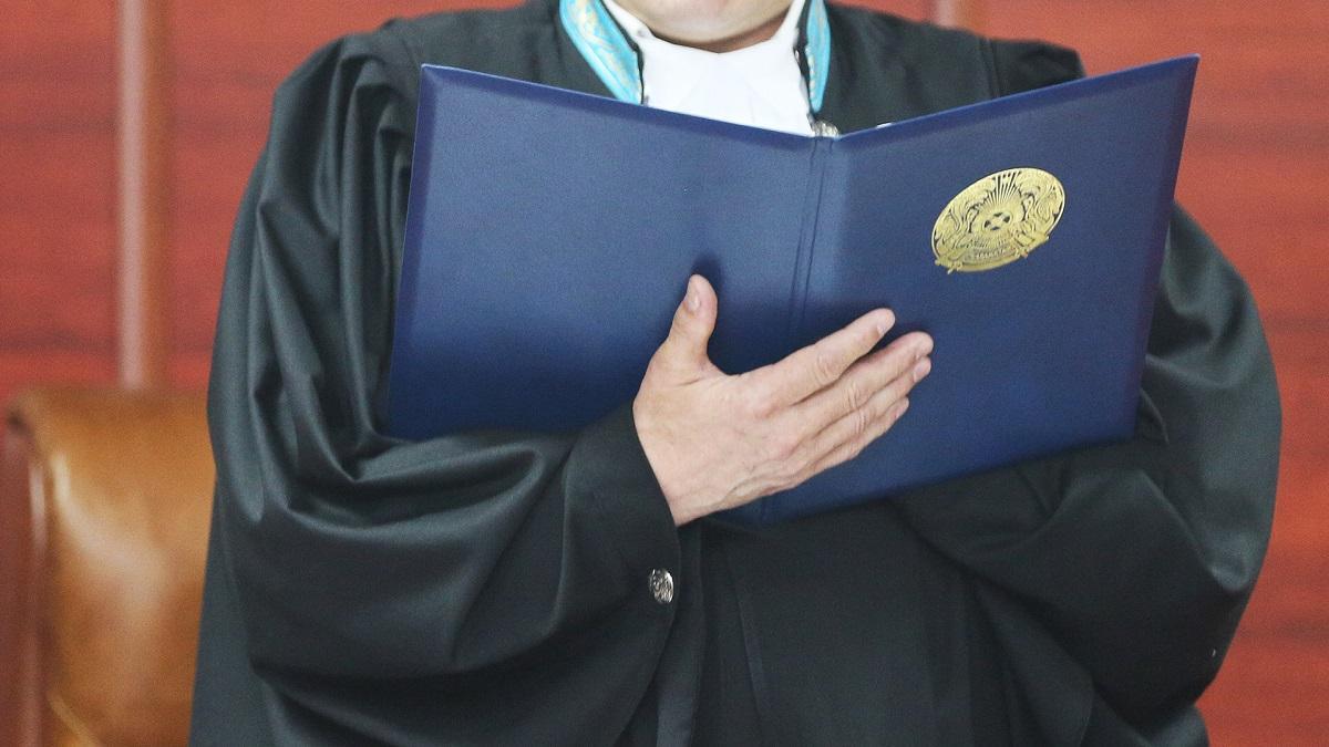 Шымкентте салықты бақылау бөлімінің басшысы сотталды