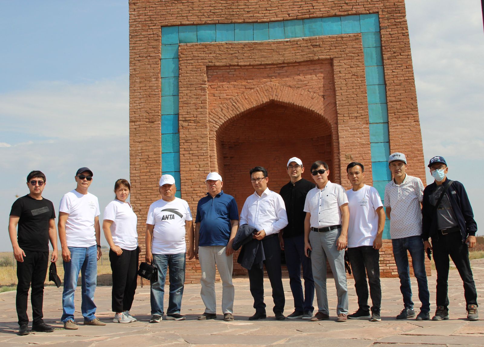 Тарихты тану, атамекенді ардақтау