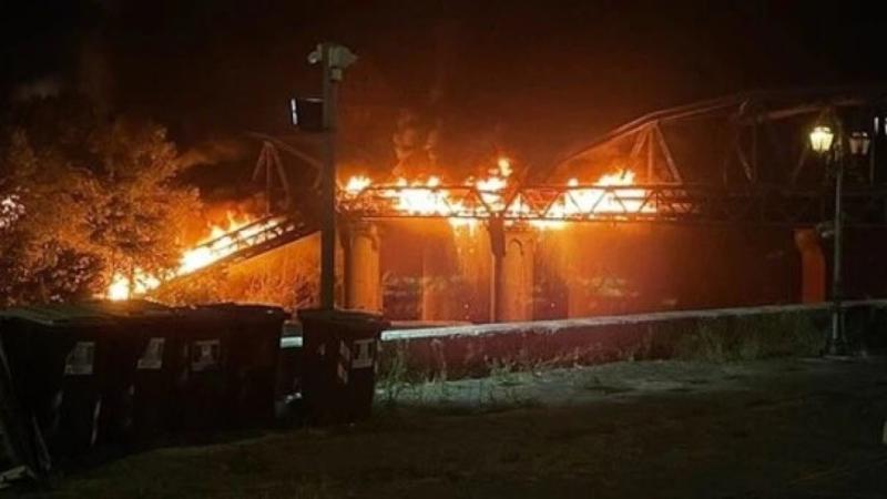 Римде тарихи көпір өрт салдарынан опырылып түсті