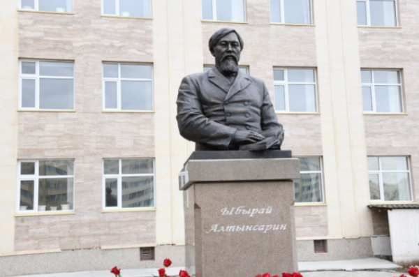 Елордада Ыбырай Алтынсариннің бюсті ашылды
