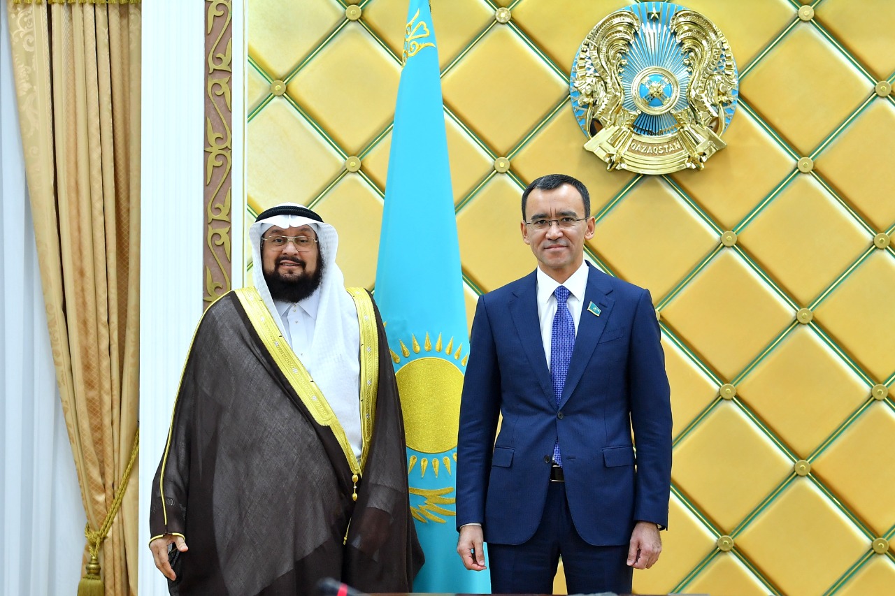 Мәулен Әшімбаев Дүниежүзілік Ислам Лигасының өкілімен кездесті