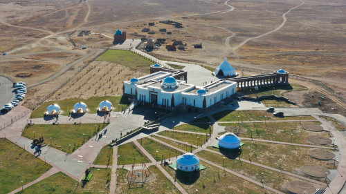 Президент Қарағанды облысының мәдени-әлеуметтік нысандары мен өндіріс орындарында болды