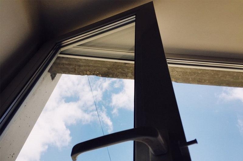 Алматыда оқушы 11 қабаттан секіріп кетті