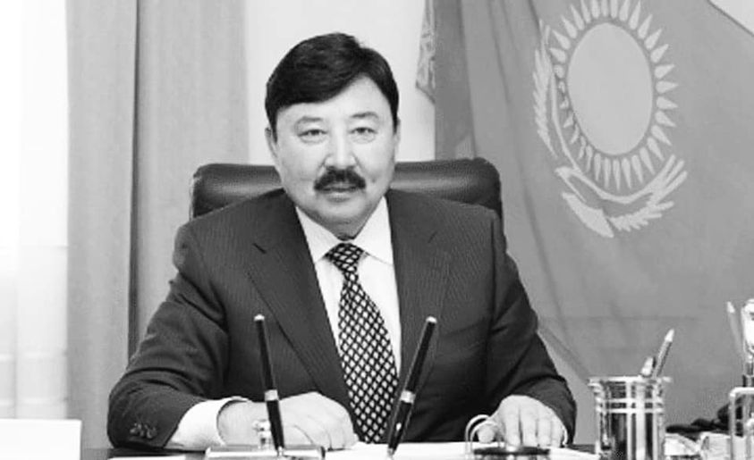 Президент қоғам қайраткері Темірхан Досмұхамбетовтің отбасына көңіл айтты