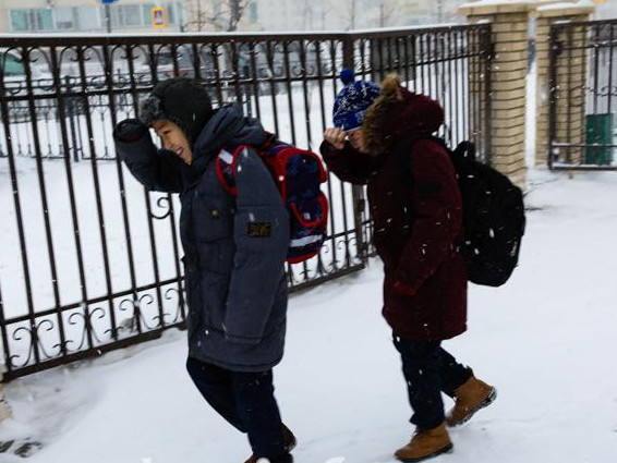 ШҚО-да екінші ауысымдағы оқушылар  онлайн оқиды