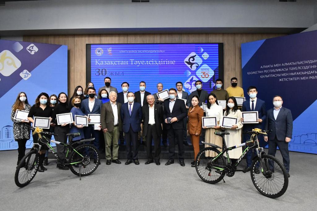 «Egemen Qazaqstan» газетінің екі тілшісі байқау жеңімпазы атанды