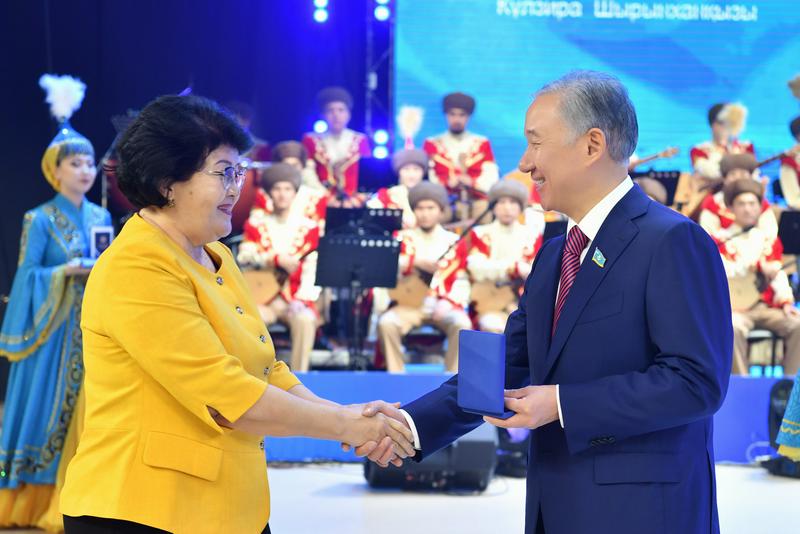 Нұрлан Нығматулин Ақтөбеде өңір дамуына үлес қосқан азаматтарды марапаттады