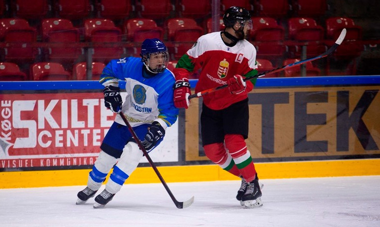 Қазақстанның жас хоккейшілері әлем чемпионатын жеңіспен бастады